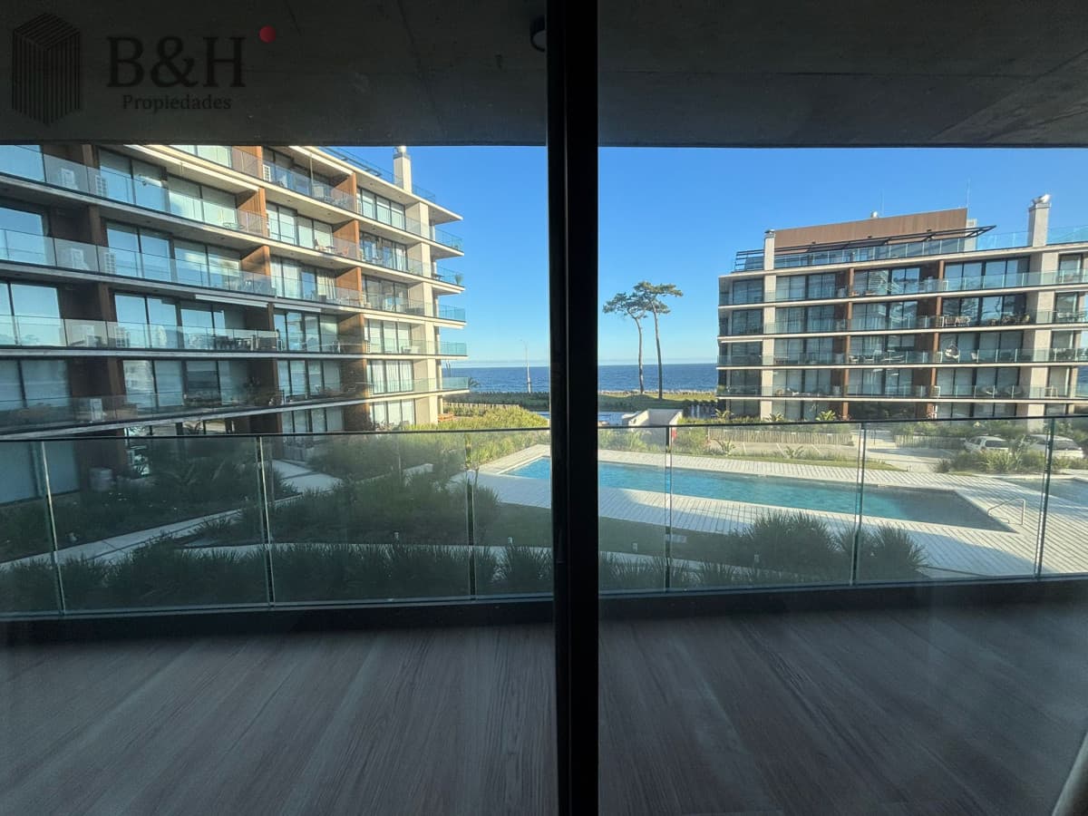 Apartamento en primera línea Alquiler Anual