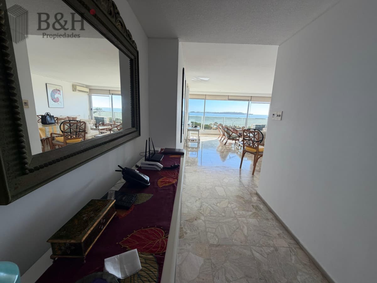 Apartamento de 4 dormitorios en venta, Punta del este