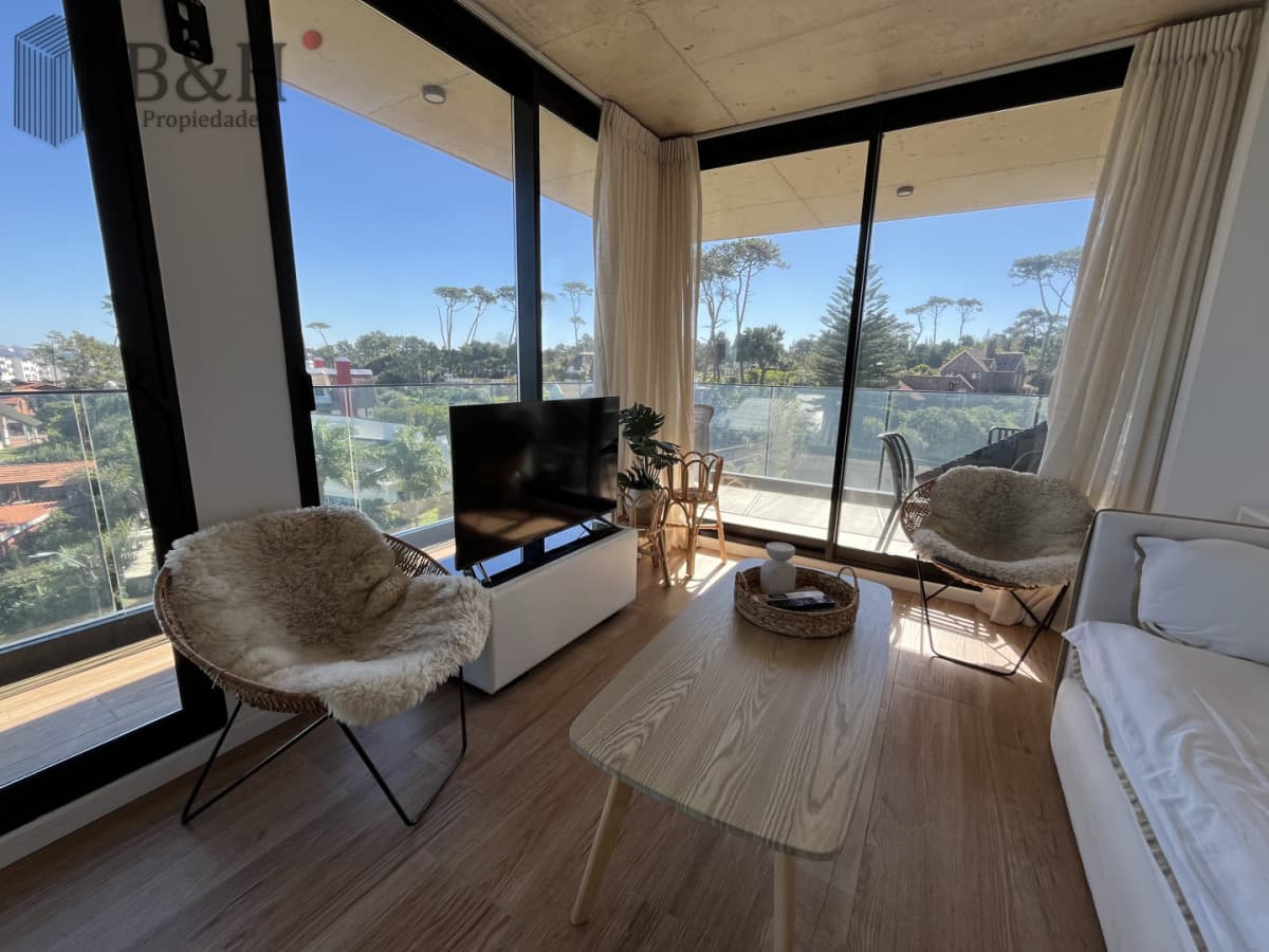 Apartamento de 2 dormitorios con vista al Mar en alquiler