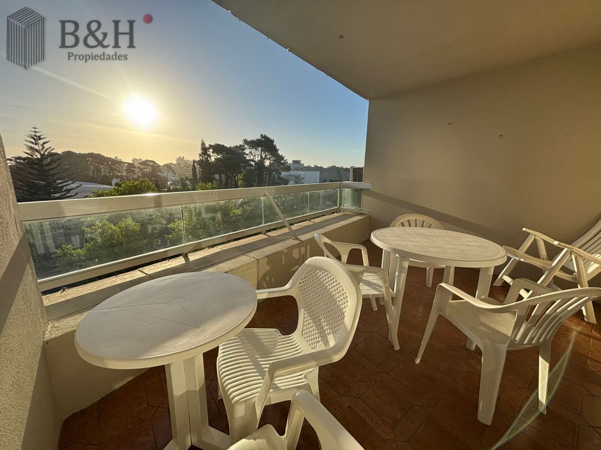 APARTAMENTO DE 3 DORMITORIOS - Roosevelt