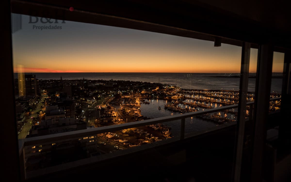Excelente Penthouse en venta punta del este