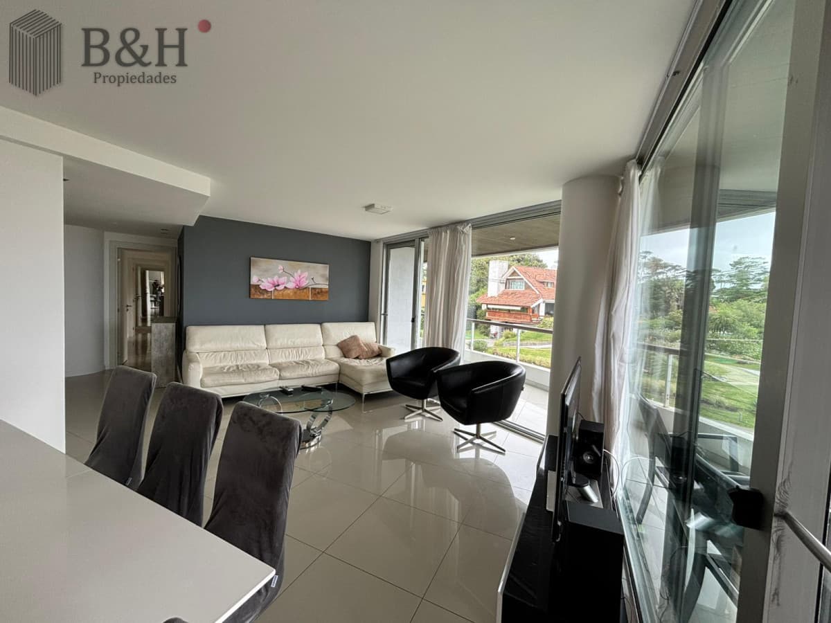 Apartamento de 3 dormitorios, primera linea Punta del Este