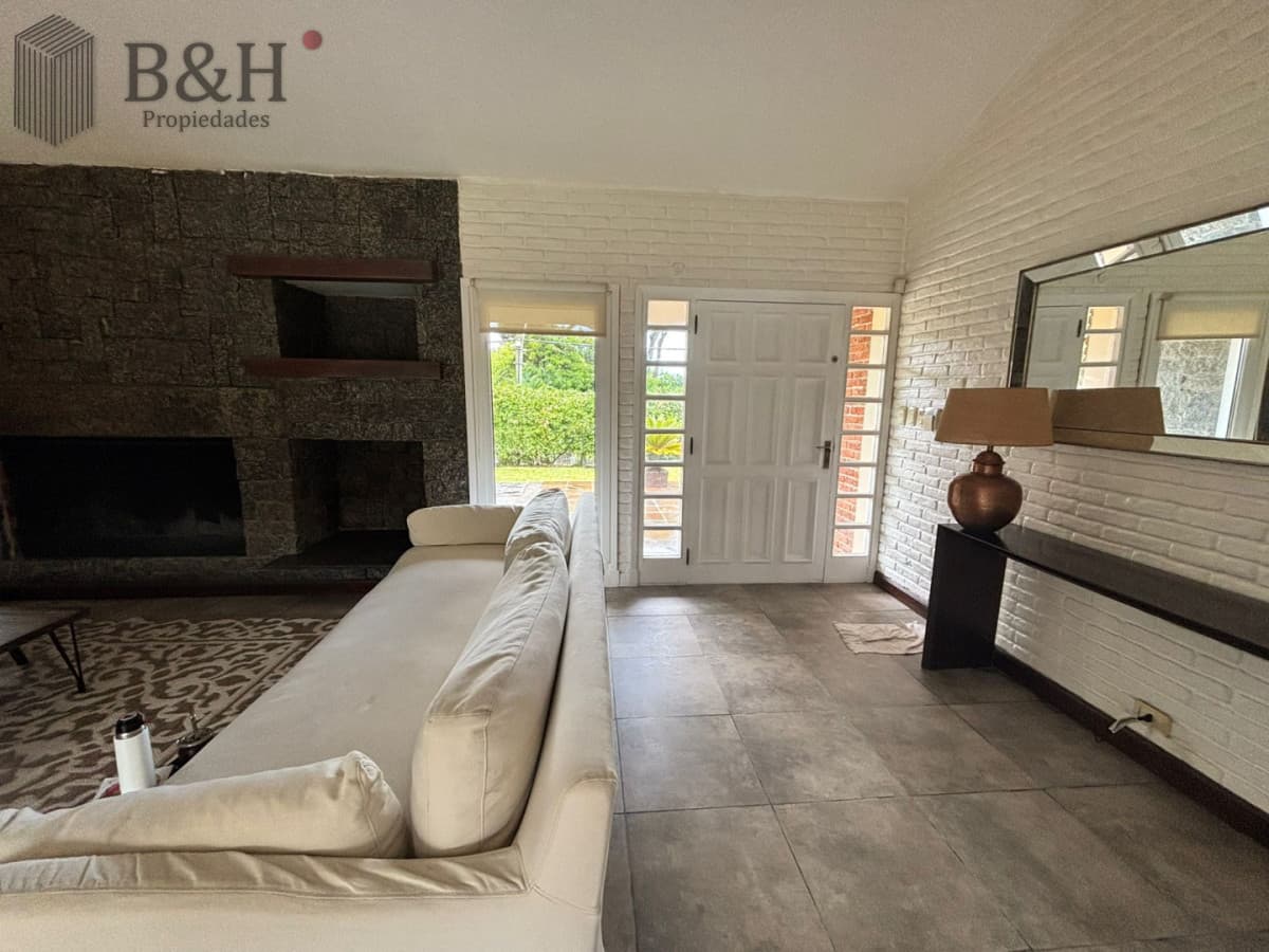 Casa de 4 dormitorios en alquiler invernal y Anual Punta del Este