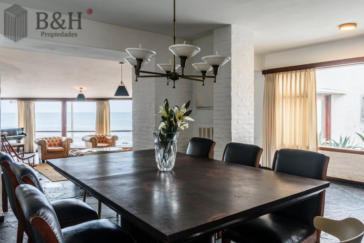 Venta Casa 5 dormitorios Península con Vista al Mar y Garaje