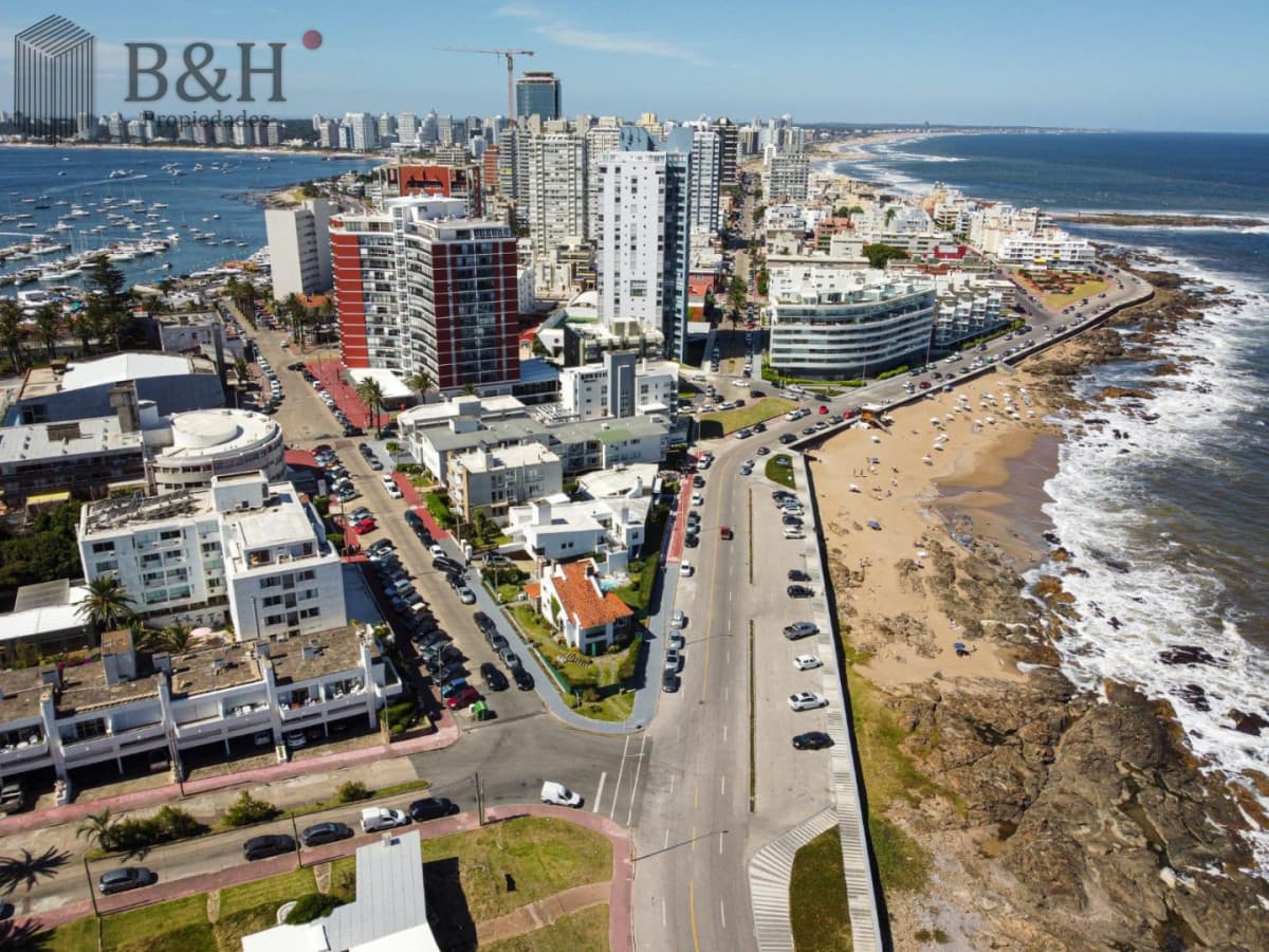 Venta Casa 5 dormitorios Península con Vista al Mar y Garaje