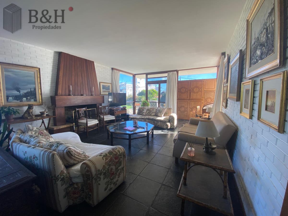 Casa de 3 dormitorios en Alquiler Anual