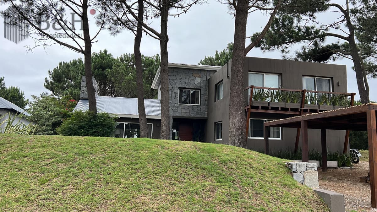 Hermosa casa de 4 dormitorios a la venta en barrio privado Pinar del Faro - José Ignacio