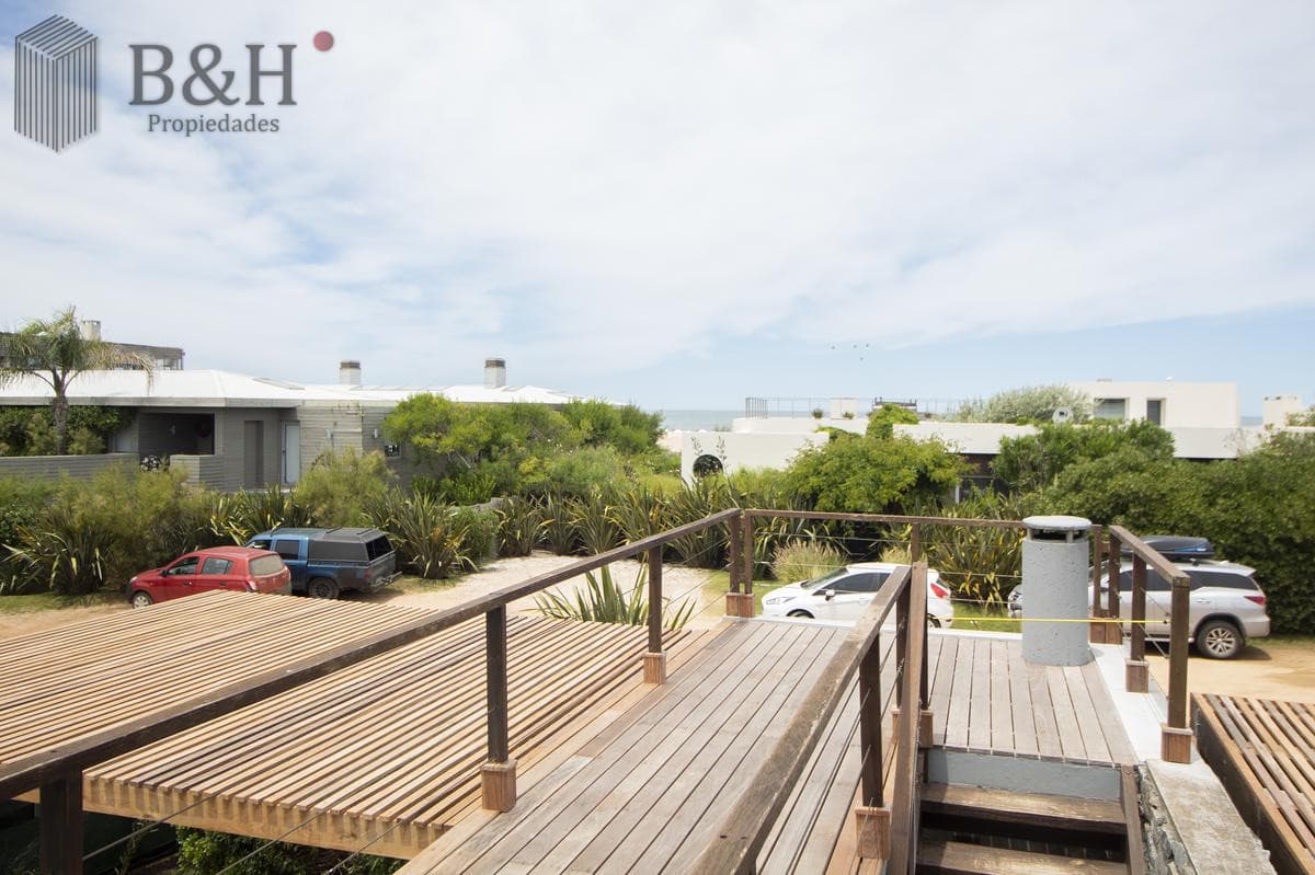 Excelente Casa en Jose Ignacio en Alquiler Temporal en Barrio Privado