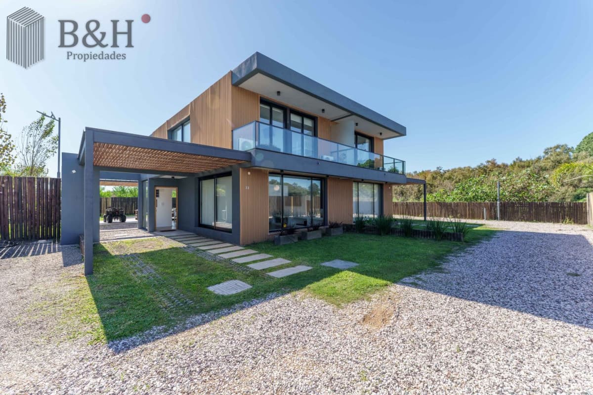 Hermosa casa en venta barrio privado en las grutas 3 dormitorios