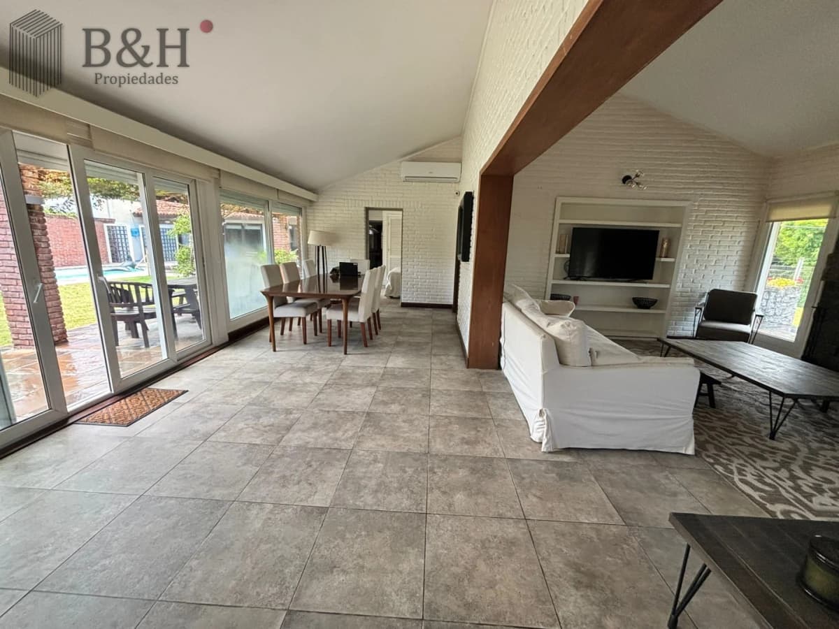 Casa de 4 dormitorios en alquiler invernal y Anual Punta del Este