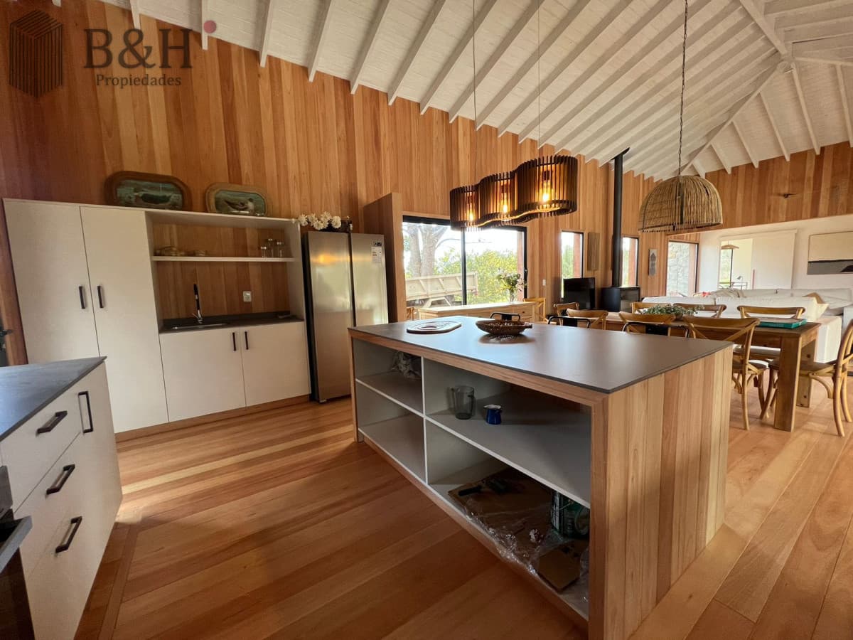 Casa en venta de 4 dormitorios, en José Ignacio, Barrio Laguna Escondida