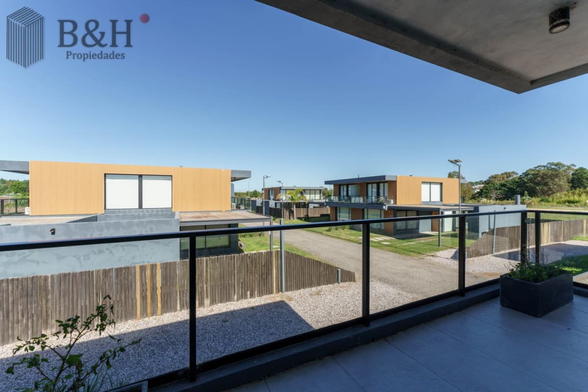 Hermosa casa en venta barrio privado en las grutas 3 dormitorios
