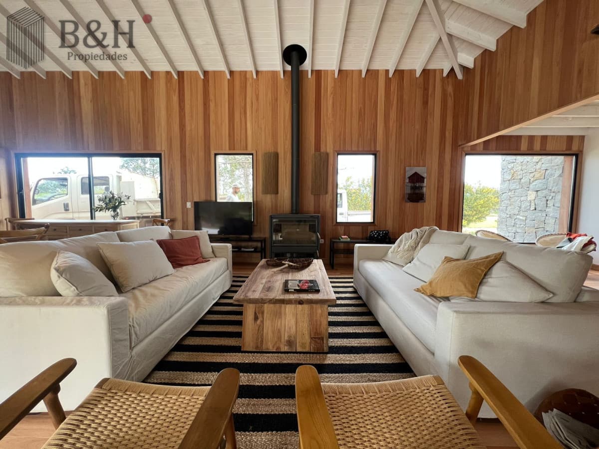 Casa en venta de 4 dormitorios, en José Ignacio, Barrio Laguna Escondida
