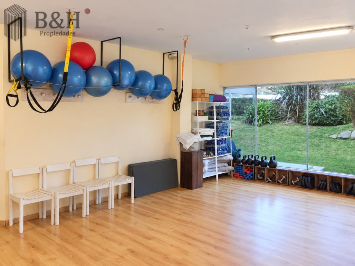 Local Comercial de 221 m² en Venta en Av. Roosevelt, Parada 12 - Punta del Este