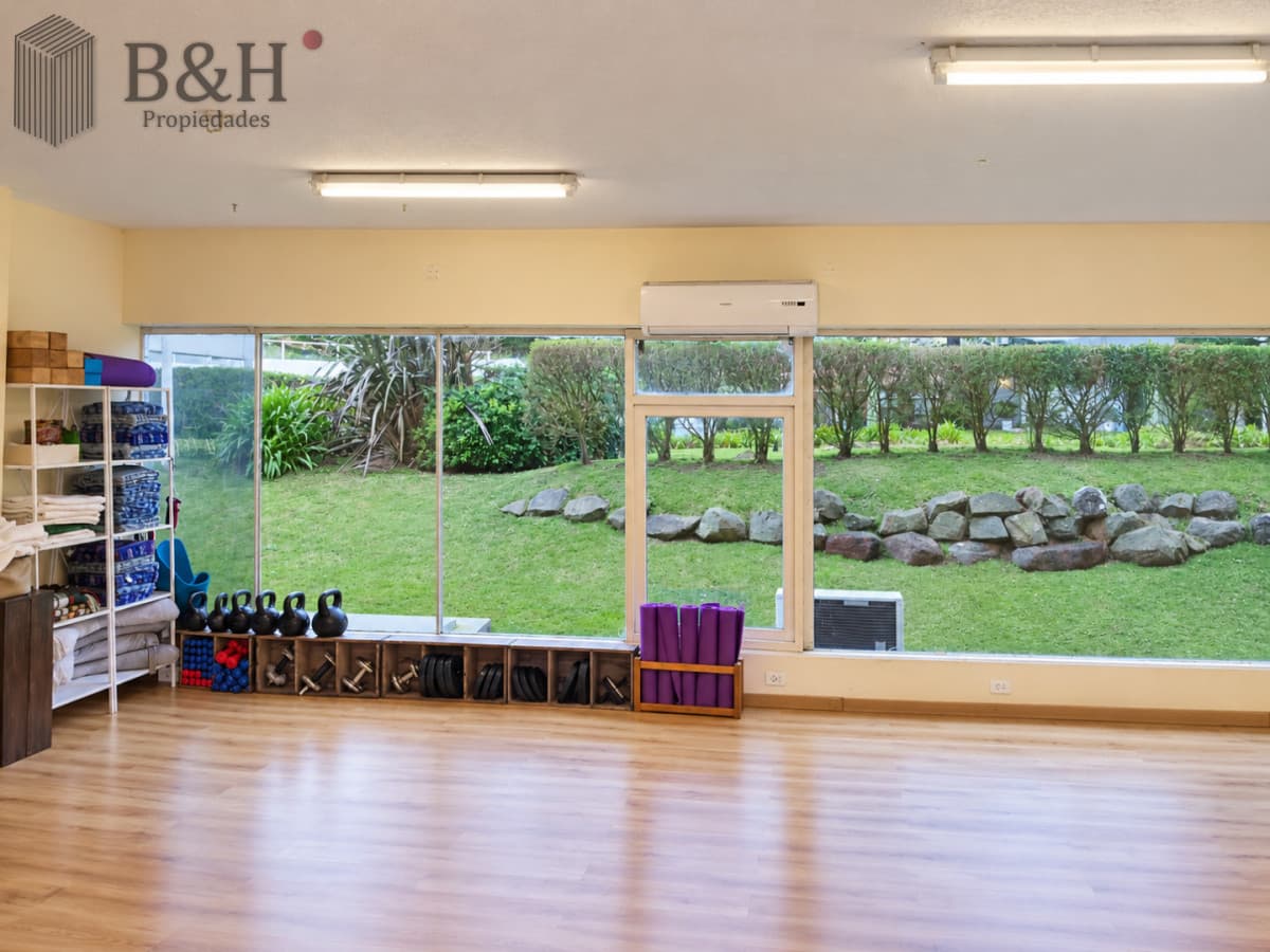 Local Comercial de 221 m² en Venta en Av. Roosevelt, Parada 12 - Punta del Este