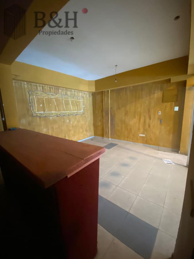 OPORTUNIDAD venta Dos locales subsuelo en plena Península !!!