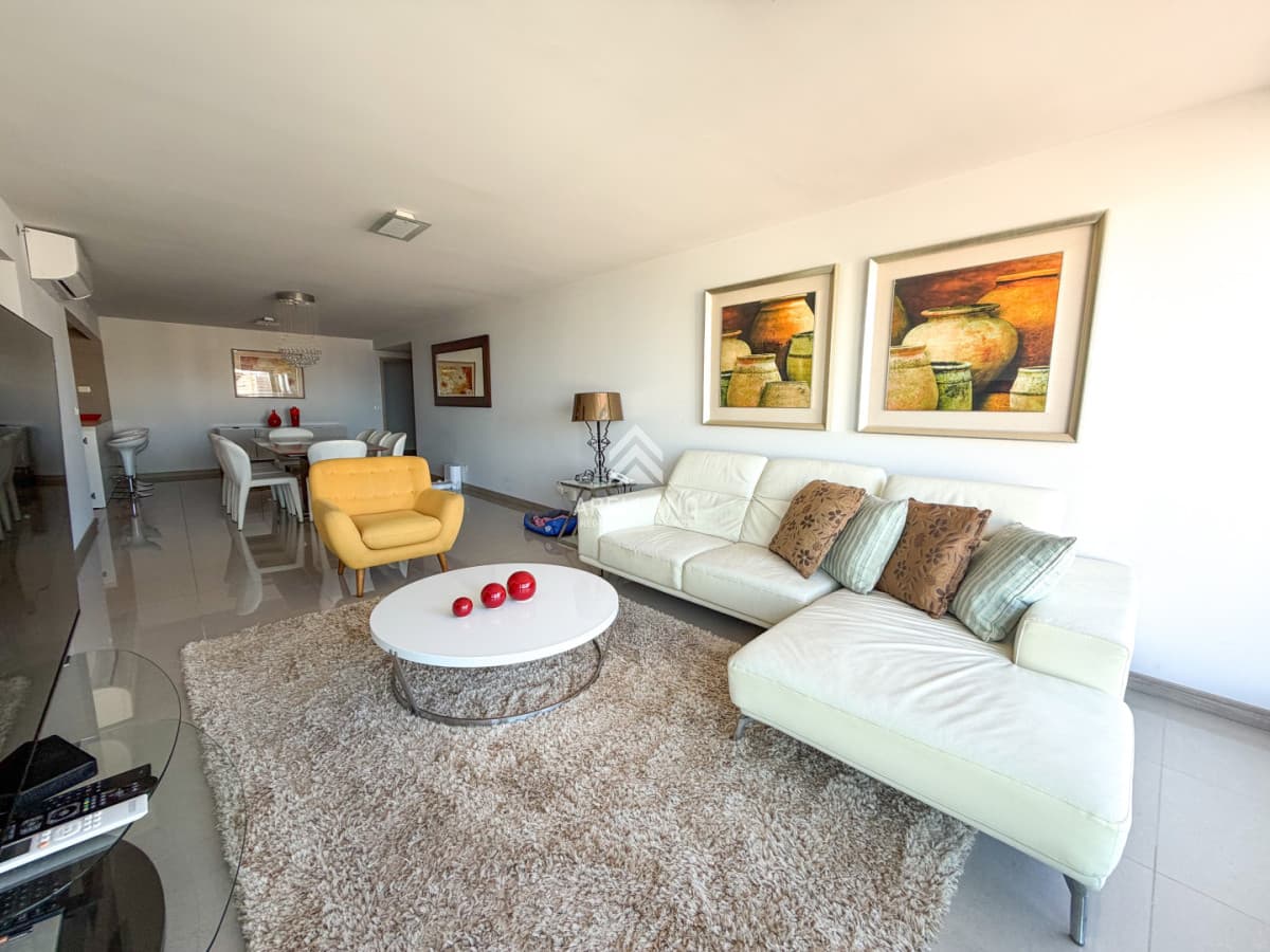 Apartamento ID.6394 - Venta Apartamento 3 dormitorios Punta del Este