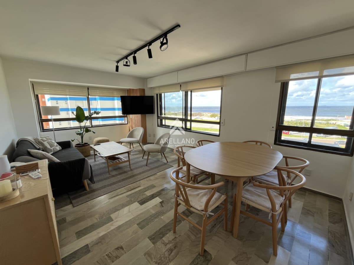 Apartamento ID.7077 - Alquiler Apartamento 2 Dormitorios La Pastora Punta del Este Vista al Mar
