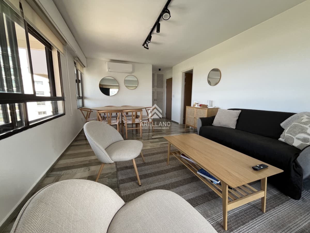 Apartamento ID.7077 - Alquiler Apartamento 2 Dormitorios La Pastora Punta del Este Vista al Mar