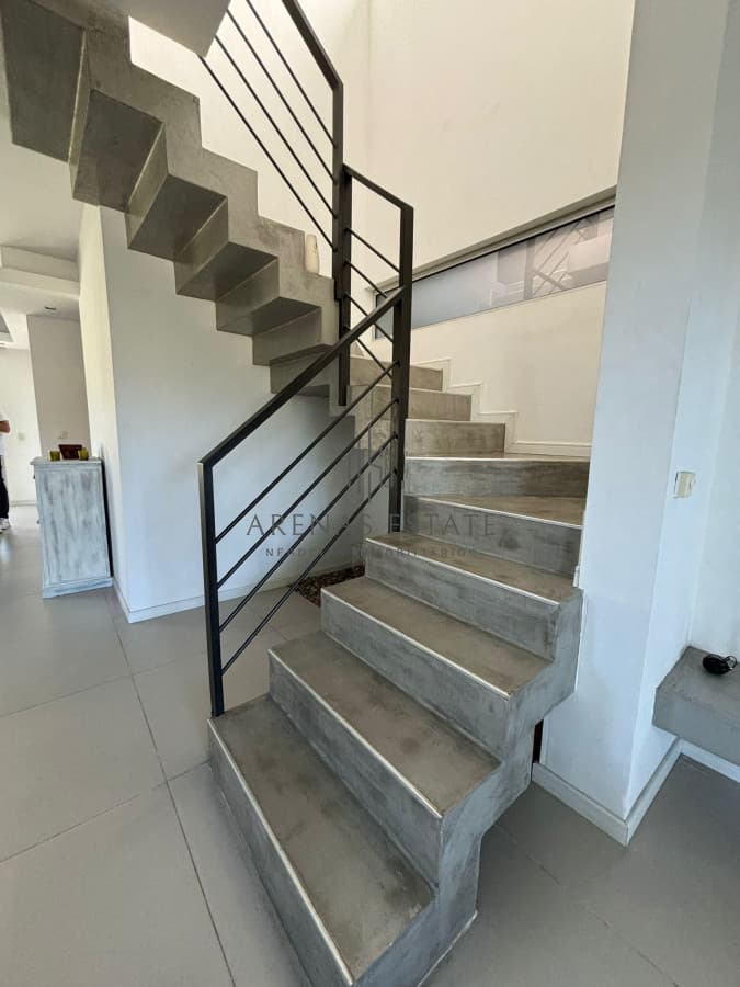 Casa en Pinares !! ALQUILER ANUAL Y VENTA CON PISCINA, ESTUFA A LEÑA Y LOSA RADIANTE
