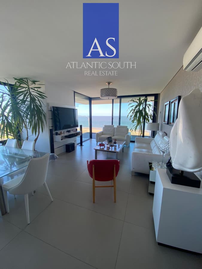 Espectacular apartamento 3 domritorios en primera linea frente al mar Playa Mansa