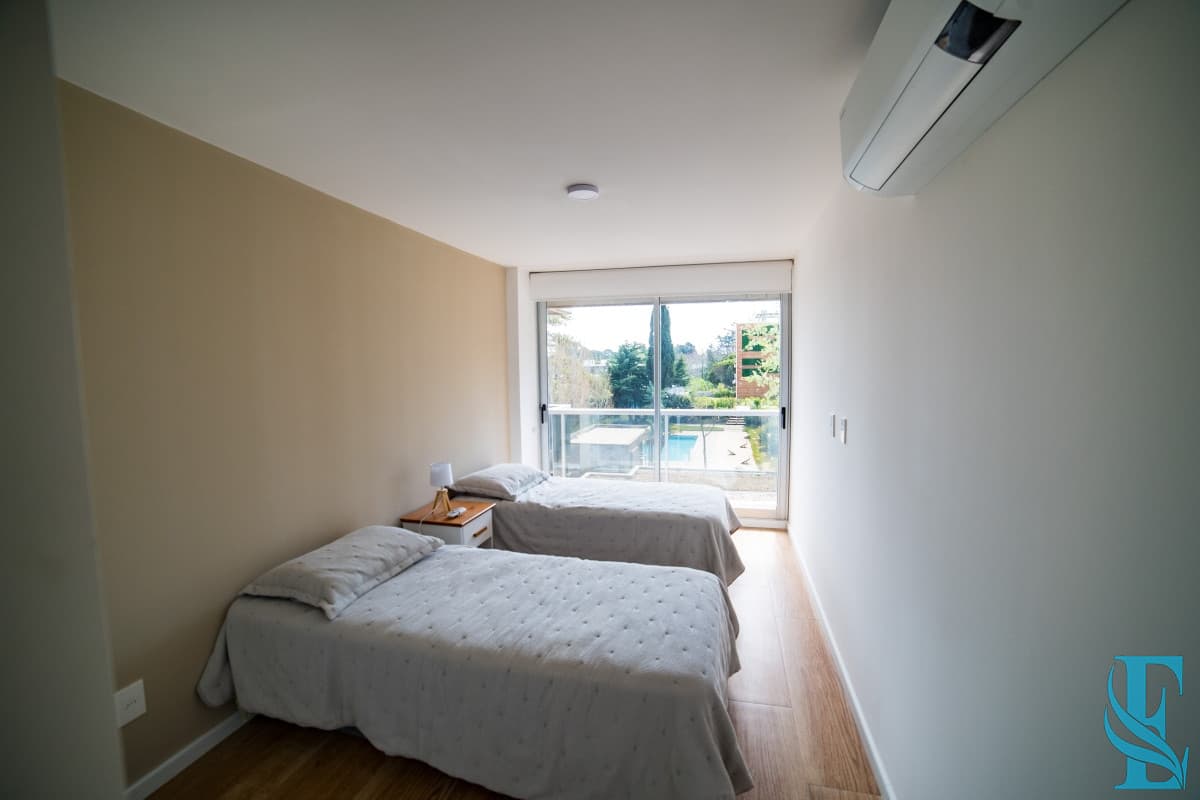 apartamento en venta en playa mansa Punta del este