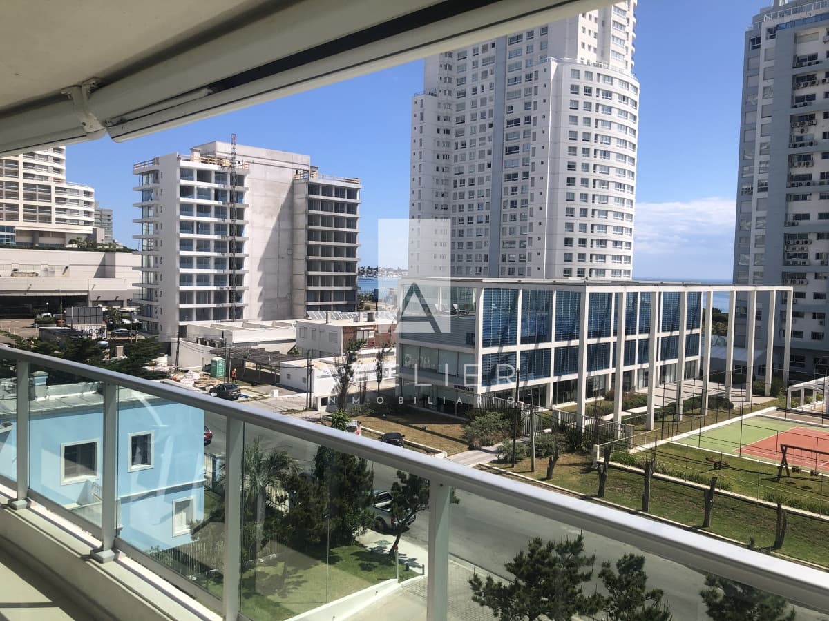 Venta de apartamento 3 suites full amenities a 1 cuadra del mar, Punta del Este