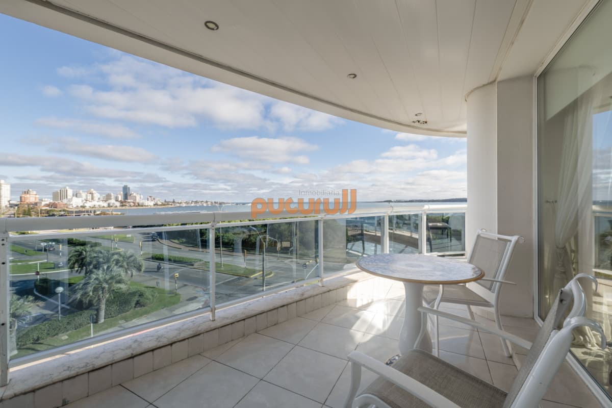 Millenium Tower esquinero Frente al Mar