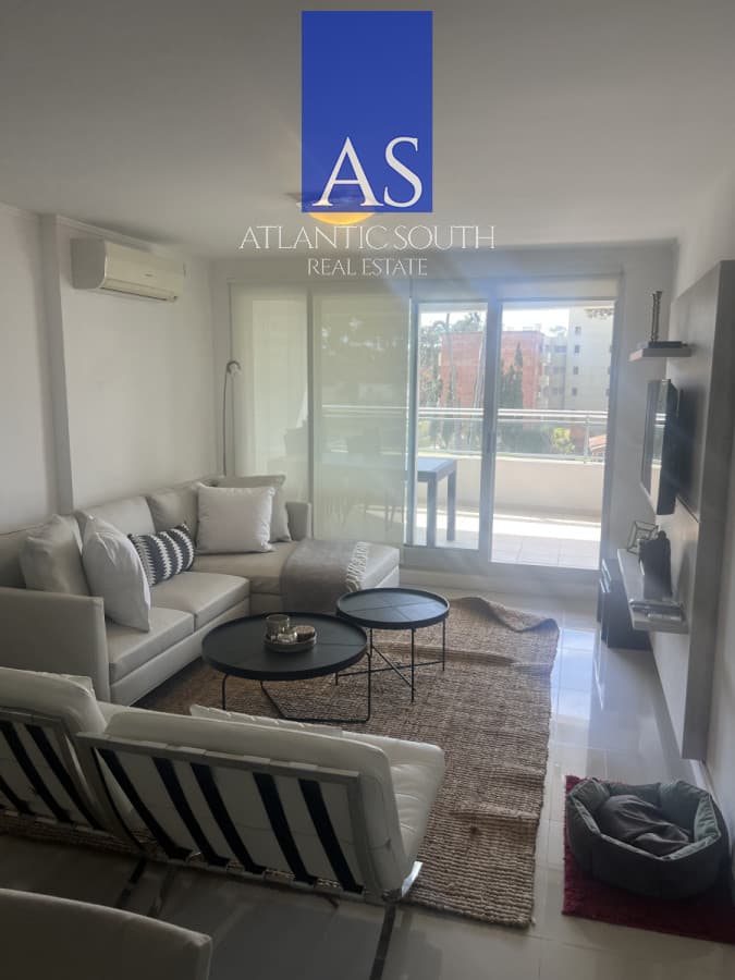 Oportunidad en torre de categoría 3 dormitorios vista parcial al mar servicios Punta del Este