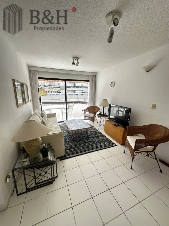 Apartamento de temporada, 2 dormitorios en la Península.