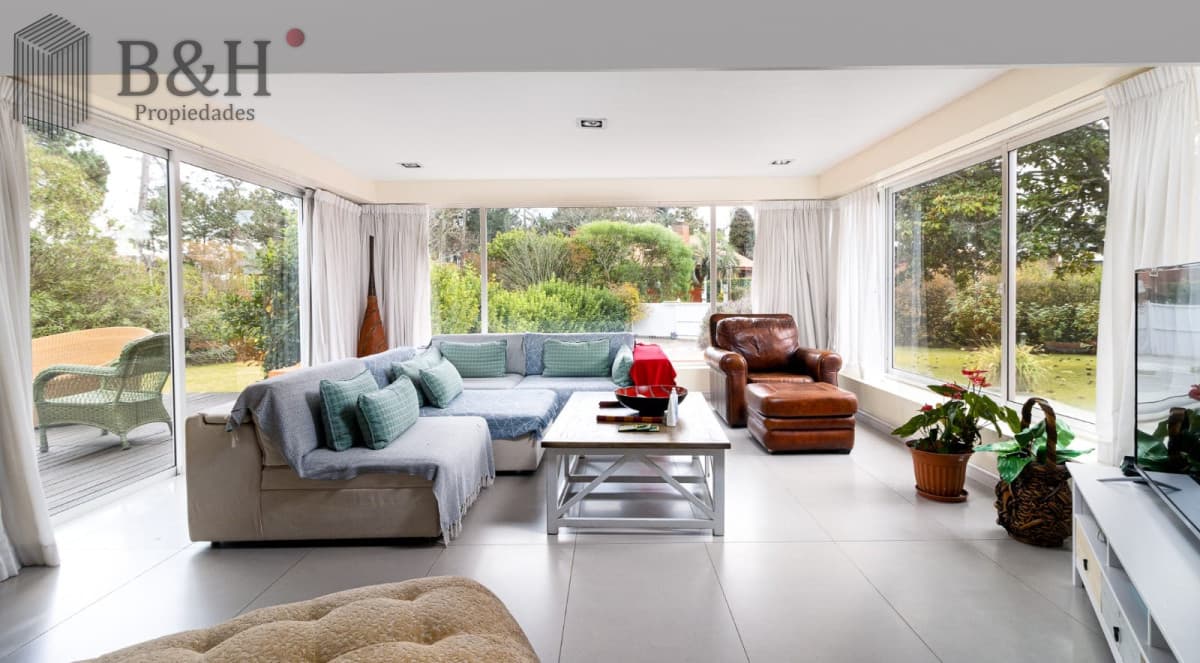 Casa en  Cantegril PUNTA DEL ESTE