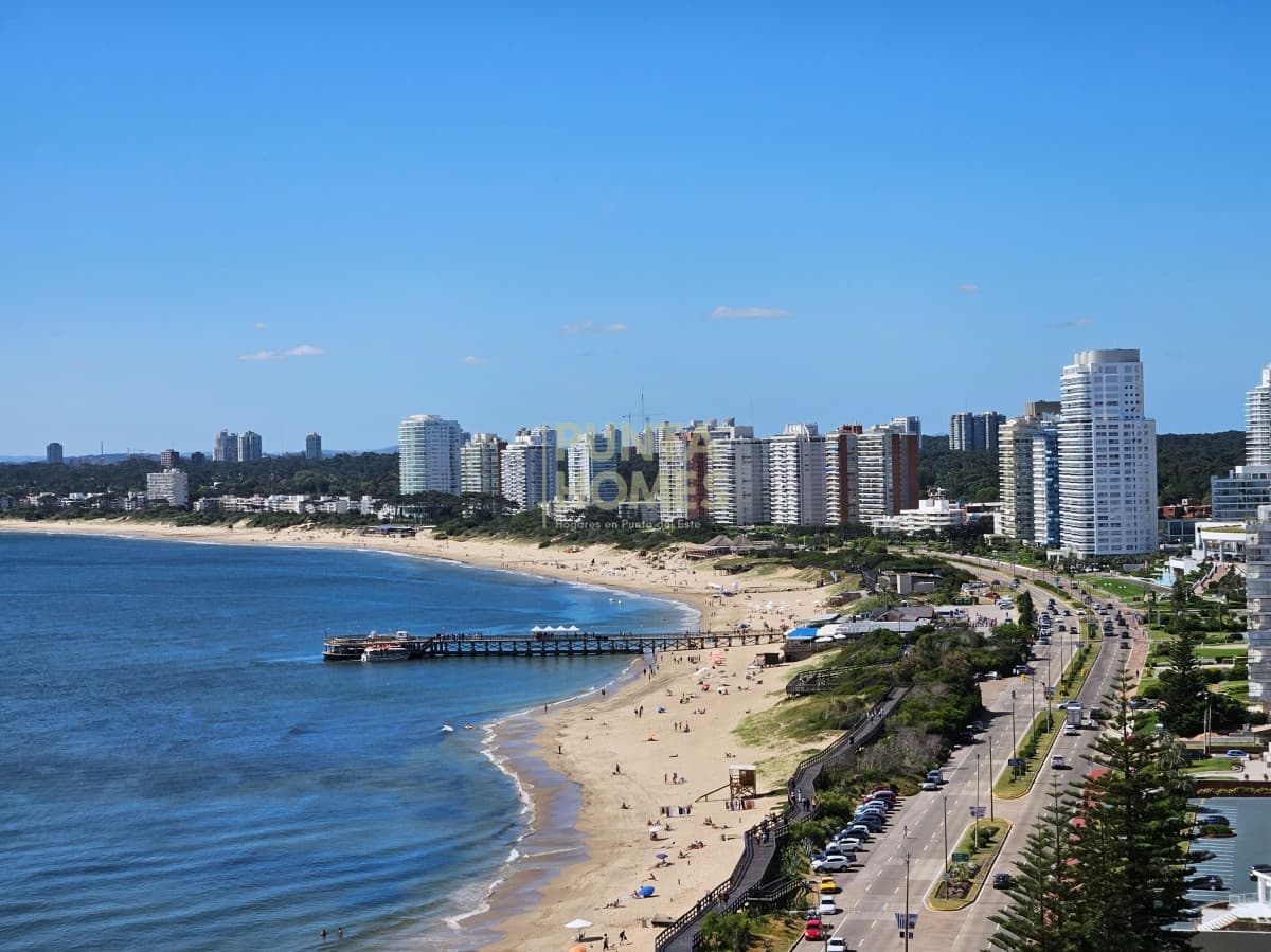Punta Homes Inmobiliaria Apartamento ID.84 - Venta. Departamento de 4 Dormitorios en Punta del Este, Uruguay.