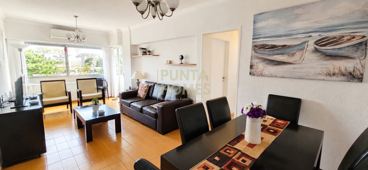 Punta Homes Inmobiliaria Apartamento ID.3981 - Venta de Apartamento de 2 dormitorios y 2 baños en Punta del Este.