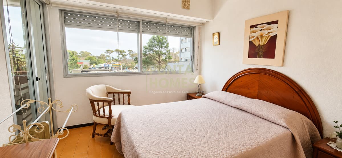 Punta Homes Inmobiliaria Apartamento ID.3981 - Venta de Apartamento de 2 dormitorios y 2 baños en Punta del Este.
