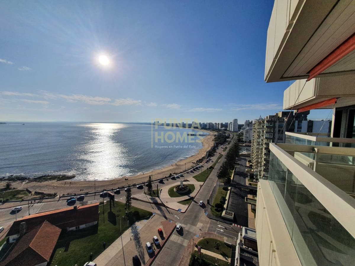 Punta Homes Inmobiliaria Apartamento ID.84 - Venta. Departamento de 4 Dormitorios en Punta del Este, Uruguay.