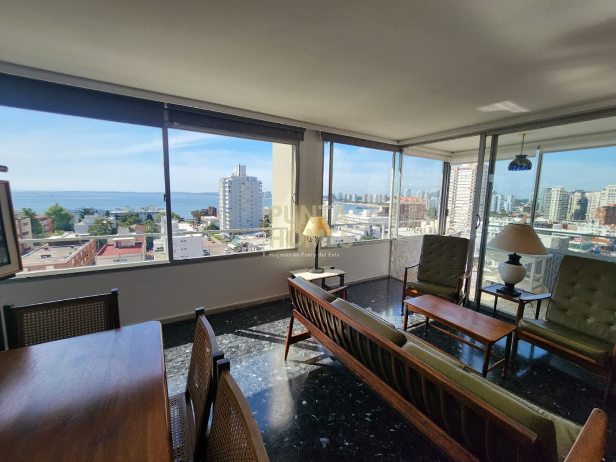 Punta Homes Inmobiliaria Apartamento ID.3861 - Venta departamento de 2 dormitorios en Edificio Apolo, Península, Punta del Este.