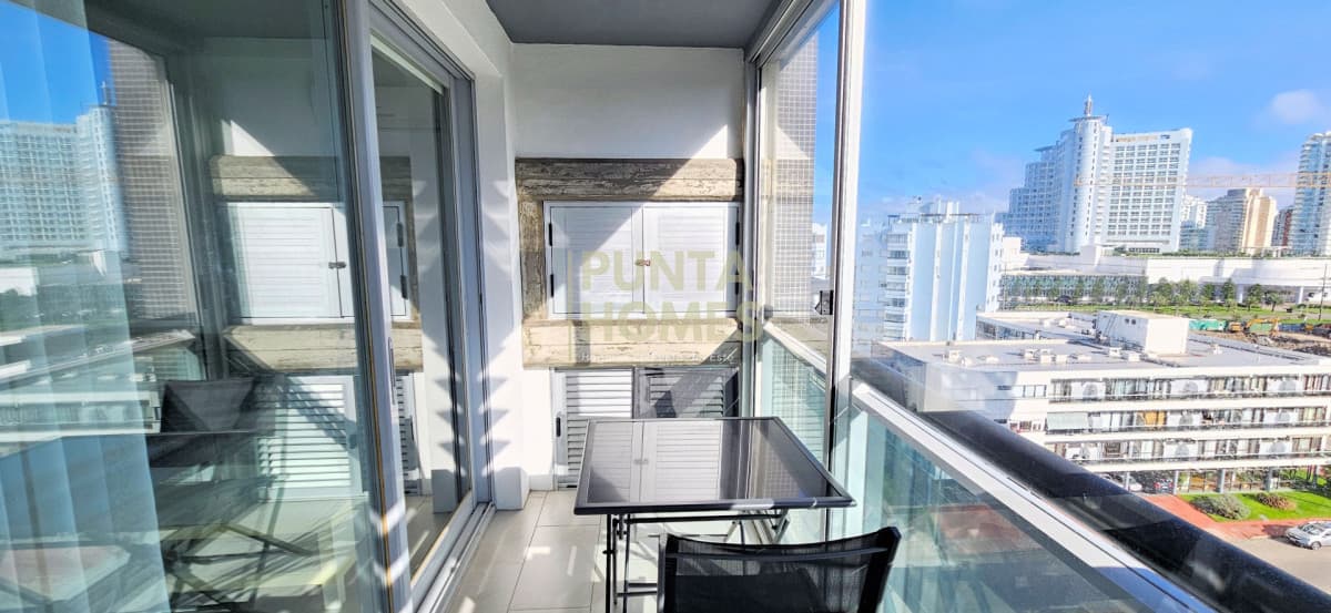 Punta Homes Inmobiliaria Apartamento ID.3950 - Venta de Apartamento 2 Dormitorios 2 Baños en Punta del Este - Torre Francia