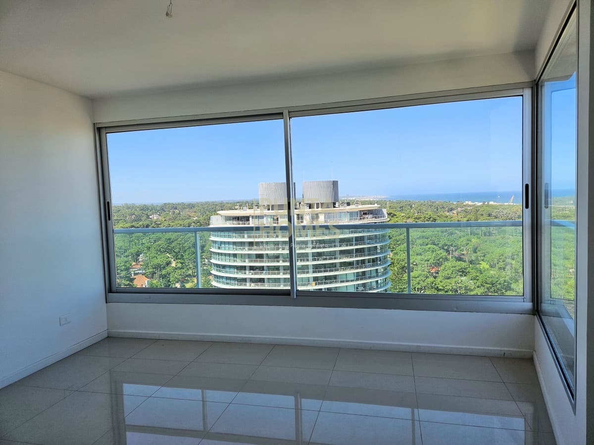 Punta Homes Inmobiliaria Apartamento ID.3797 - Venta de Apartamento de 3 dormitorios en Roosevelt, a metros del mar en Península.