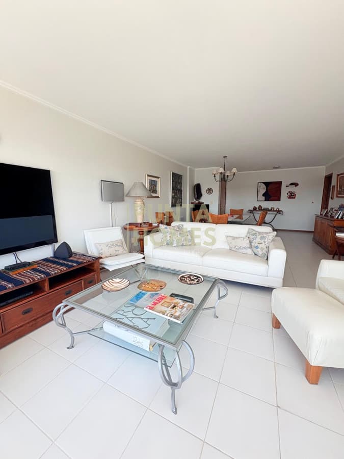Punta Homes Inmobiliaria Apartamento ID.3877 - Apartamento frente a la brava con 4 dormitorios