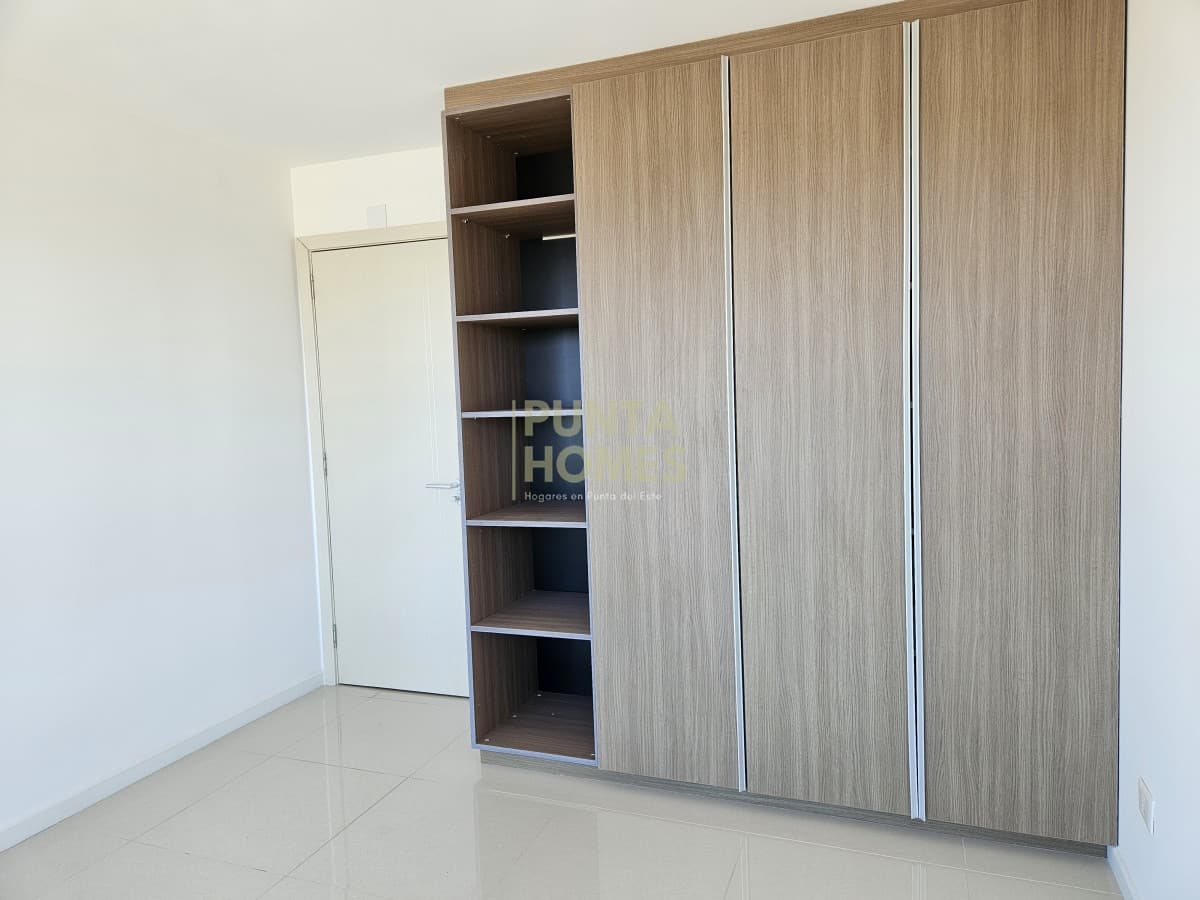Punta Homes Inmobiliaria Apartamento ID.3797 - Venta de Apartamento de 3 dormitorios en Roosevelt, a metros del mar en Península.