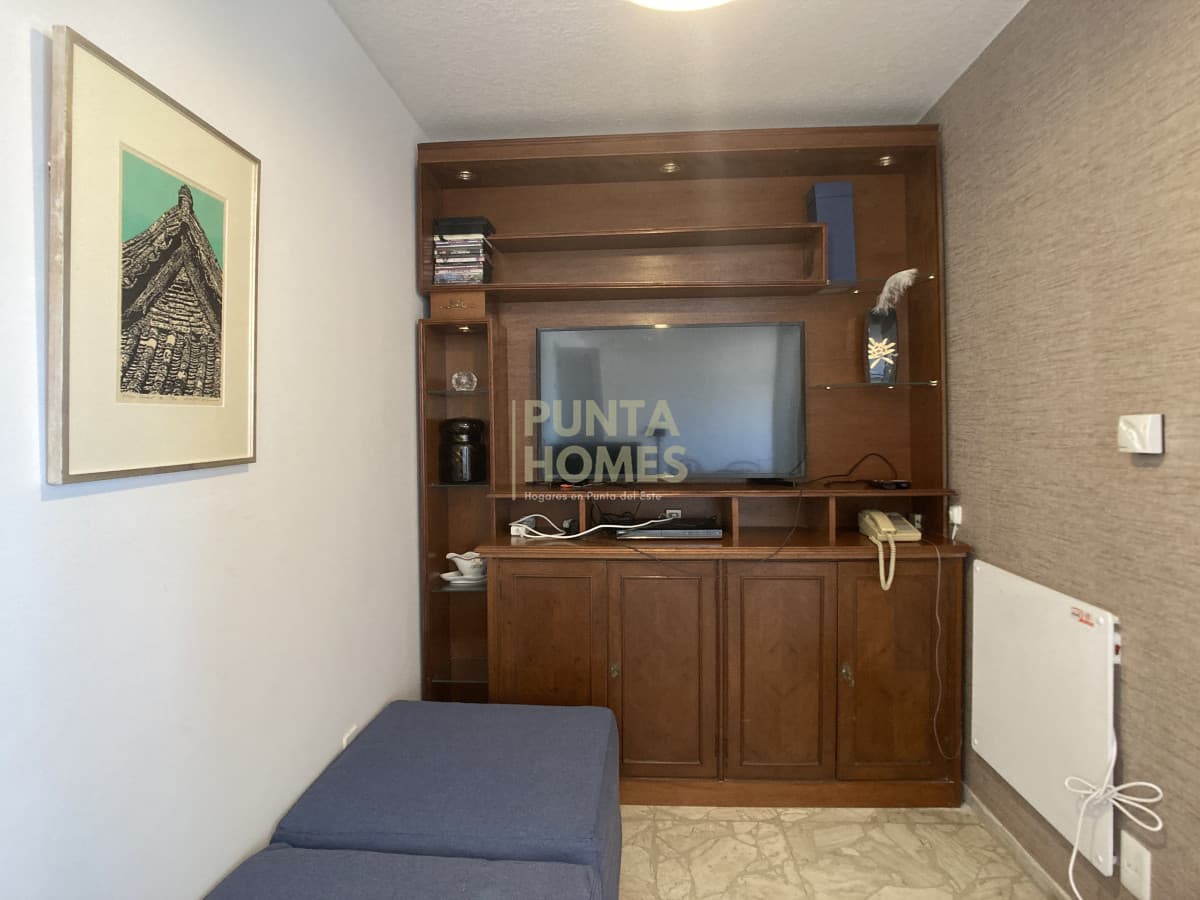 Punta Homes Inmobiliaria Apartamento ID.3838 - Venta Luminoso apartamento en Peninsula, Punta del Este.