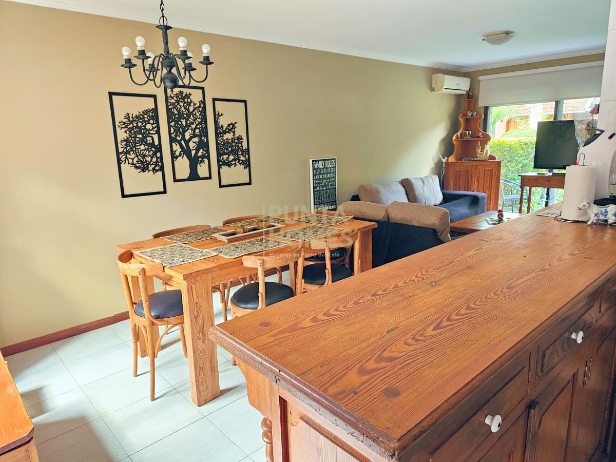 Punta Homes Inmobiliaria Apartamento ID.3867 - Apartamento de 2 dormitorios en Venta en Barrio cerrado en Punta del Este