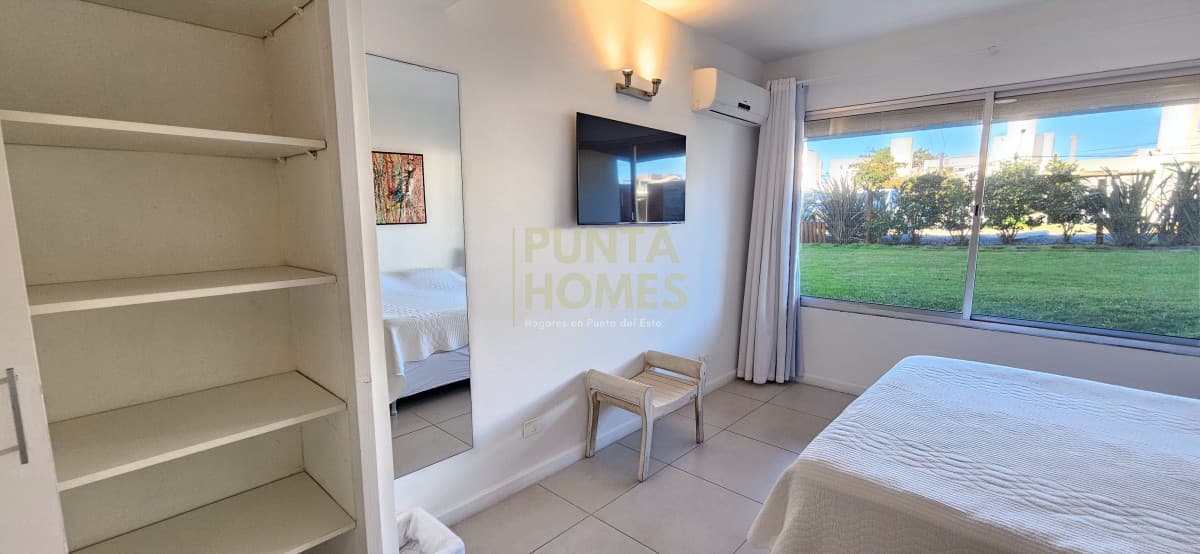 Punta Homes Inmobiliaria Apartamento ID.3833 - Venta de apartamento 2 dormitorios y 2 baños en Montoya, La Barra, Punta del Este.