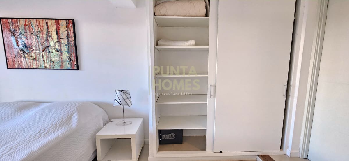 Punta Homes Inmobiliaria Apartamento ID.3833 - Venta de apartamento 2 dormitorios y 2 baños en Montoya, La Barra, Punta del Este.