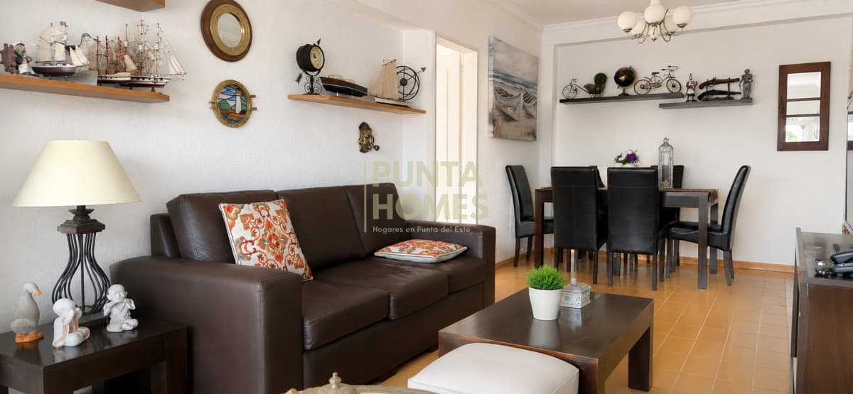 Punta Homes Inmobiliaria Apartamento ID.3981 - Venta de Apartamento de 2 dormitorios y 2 baños en Punta del Este.