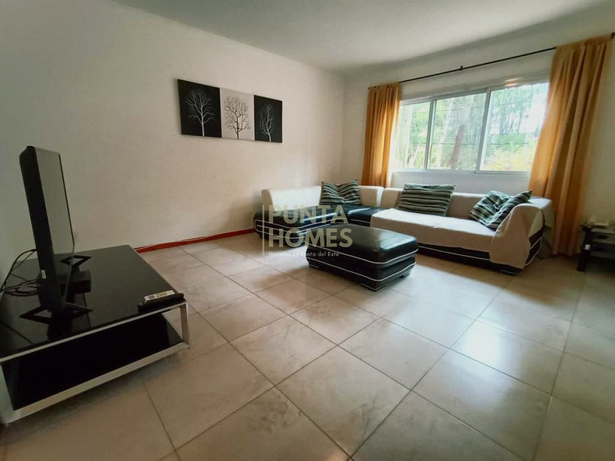 Punta Homes Inmobiliaria Casa ID.3956 - Venta amplia casa en Solanas