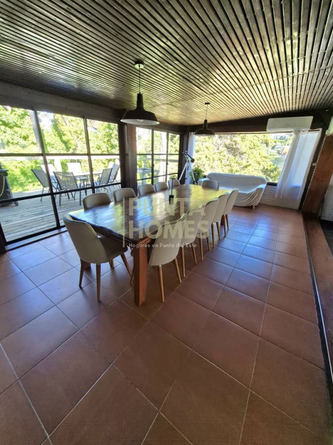 Punta Homes Inmobiliaria Casa ID.3835 - Venta de casa de 5 dormitorios en San Rafael, Punta del Este.