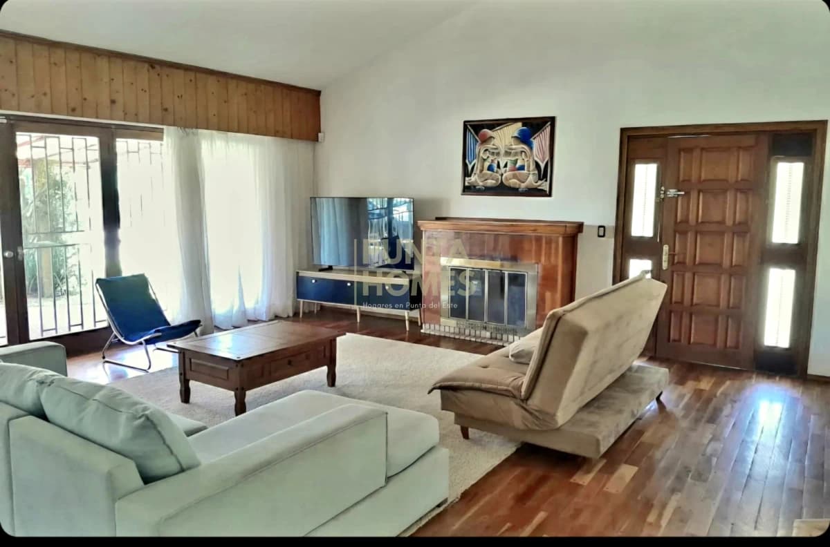Punta Homes Inmobiliaria Casa ID.3978 - Casa en Playa Mansa a 300 m de la playa