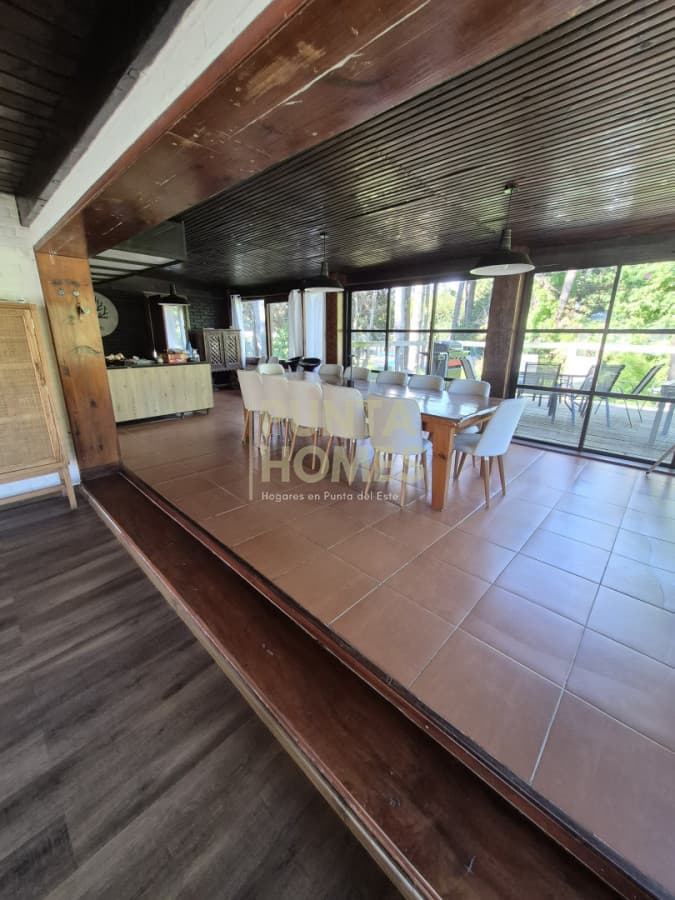 Punta Homes Inmobiliaria Casa ID.3835 - Venta de casa de 5 dormitorios en San Rafael, Punta del Este.