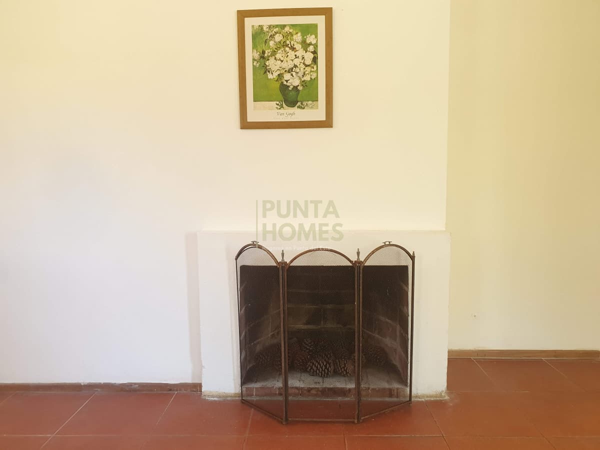 Punta Homes Inmobiliaria Casa ID.1691 - Venta de casa de 3 dormitorios y 2 baños en Pinares, Punta del Este.